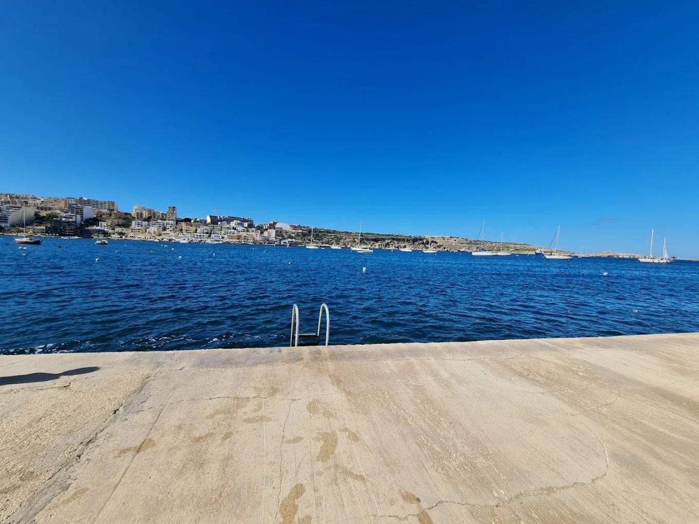 Sea View Apartment In St Paul'S Bay セント・ポールズ・ベイ エクステリア 写真